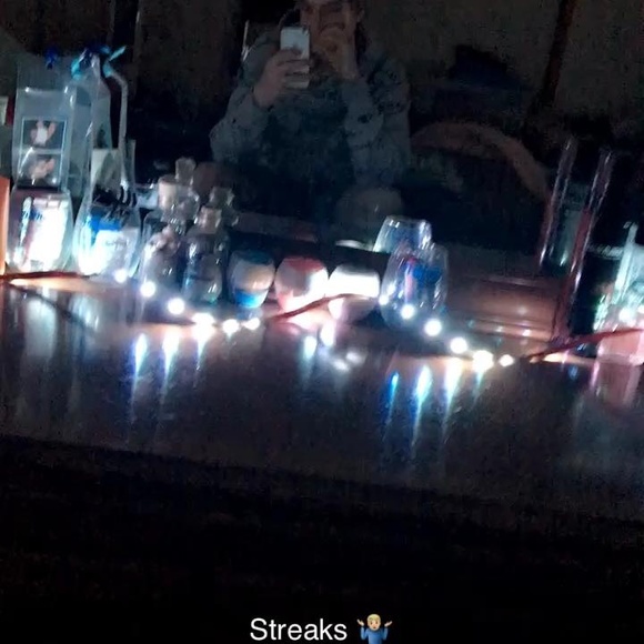 Meet your Posher, Joshua - Picture 1 of 1